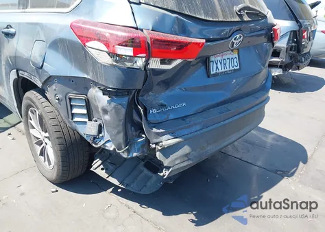 2017 Toyota Highlander Xle z USA, uszkodzony, nr VIN 5TDKZRFH3HS514241